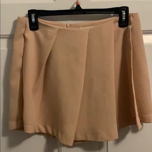 Beautiful skorts. Very pretty pink shade. Comfy.